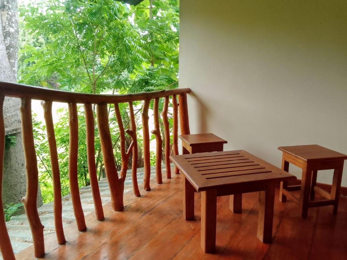 Thought Blooming Hotel Udawalawe Kültér fotó