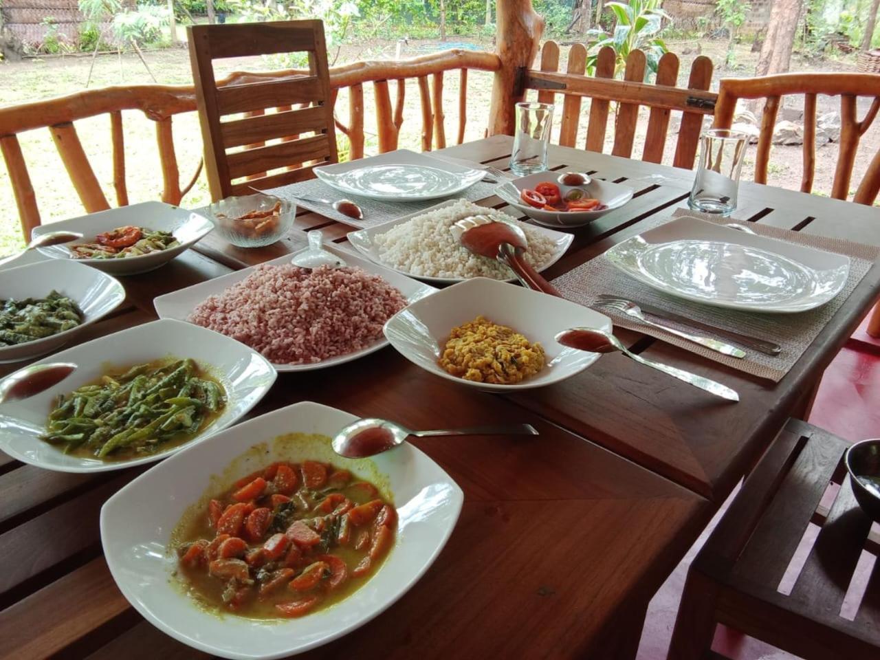 Thought Blooming Hotel Udawalawe Kültér fotó
