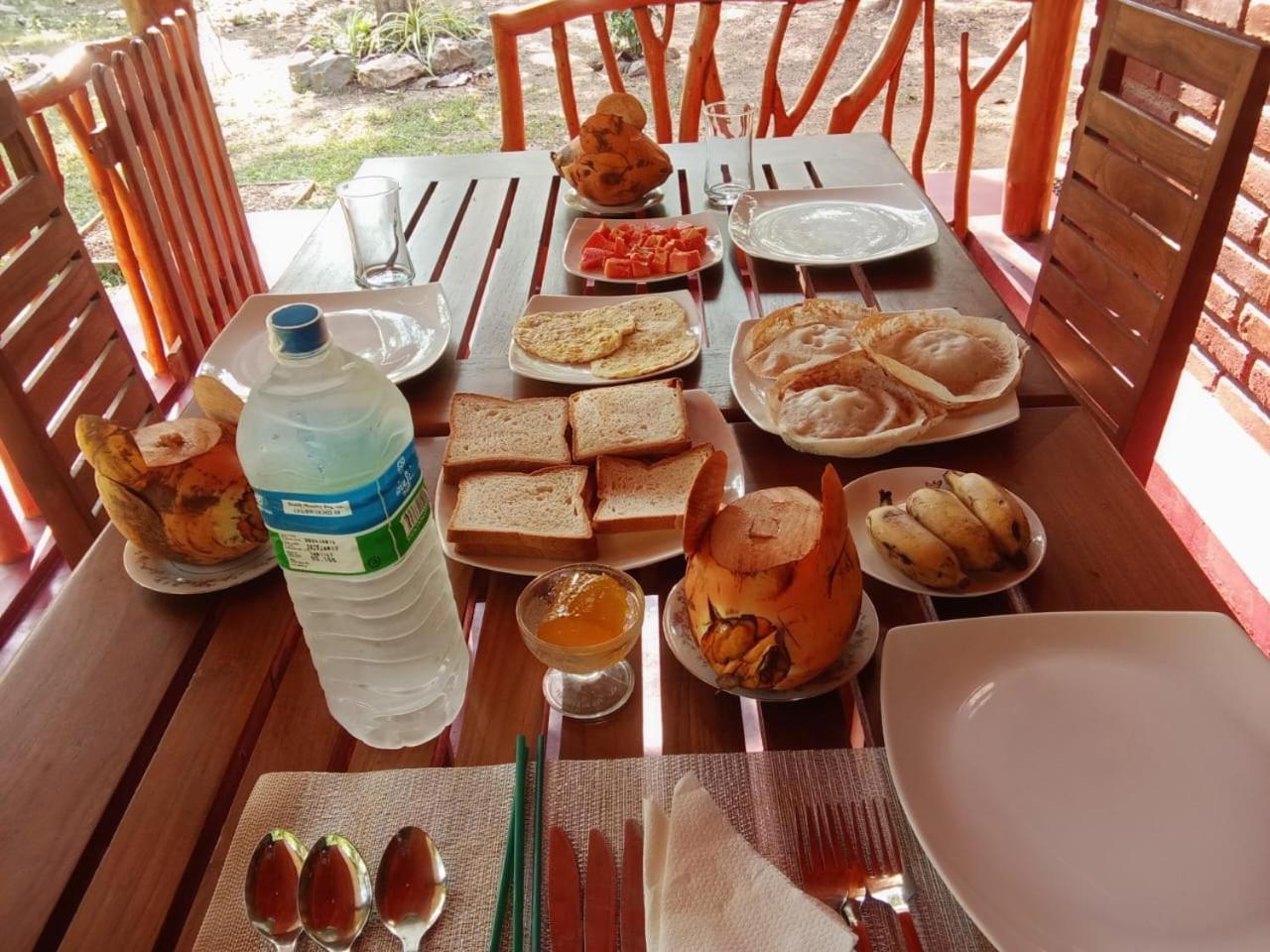 Thought Blooming Hotel Udawalawe Kültér fotó